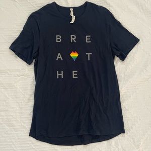 ★ MENS Lululemon 5 Year Pride T Shirt